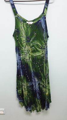 DRESS - Olive green with sequins